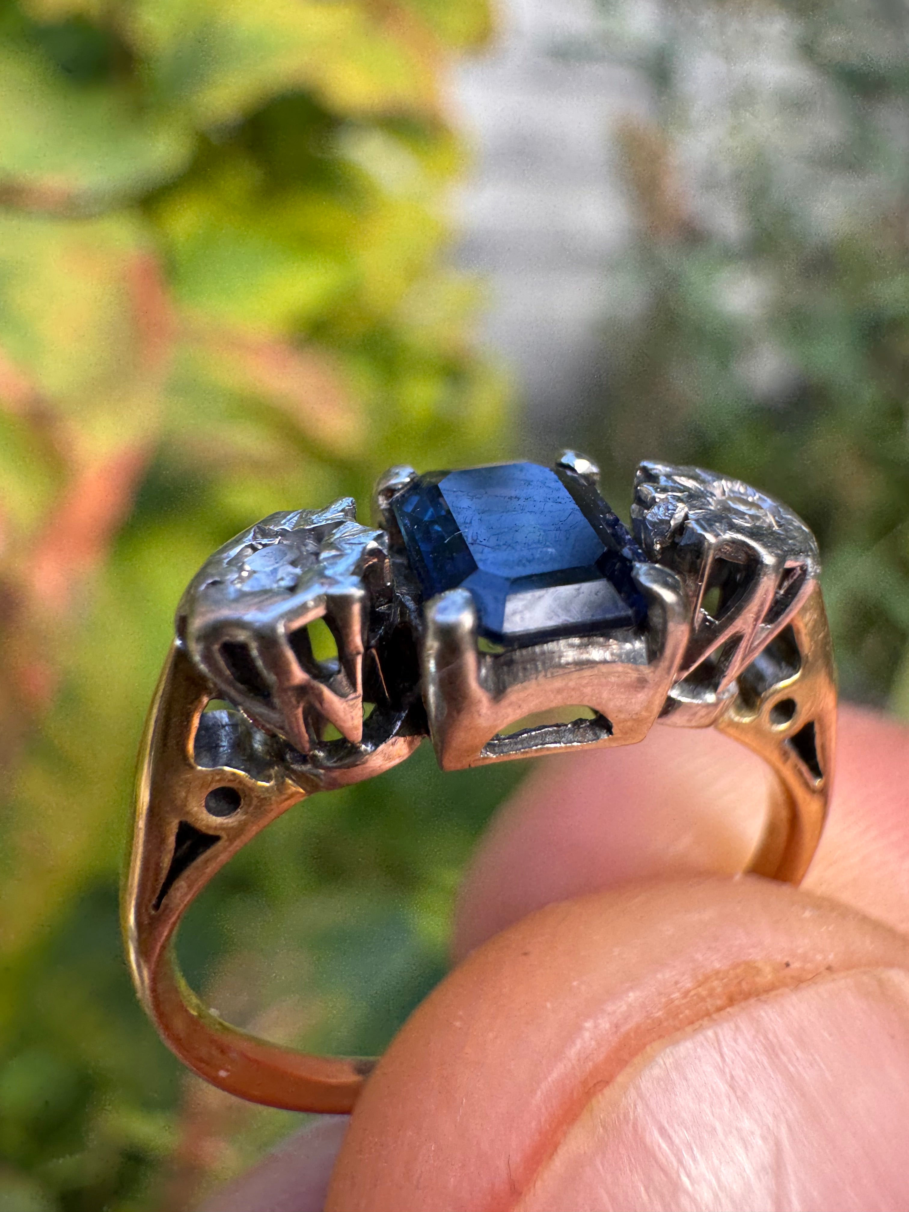 18ct Yellow Gold Sapphire Ring