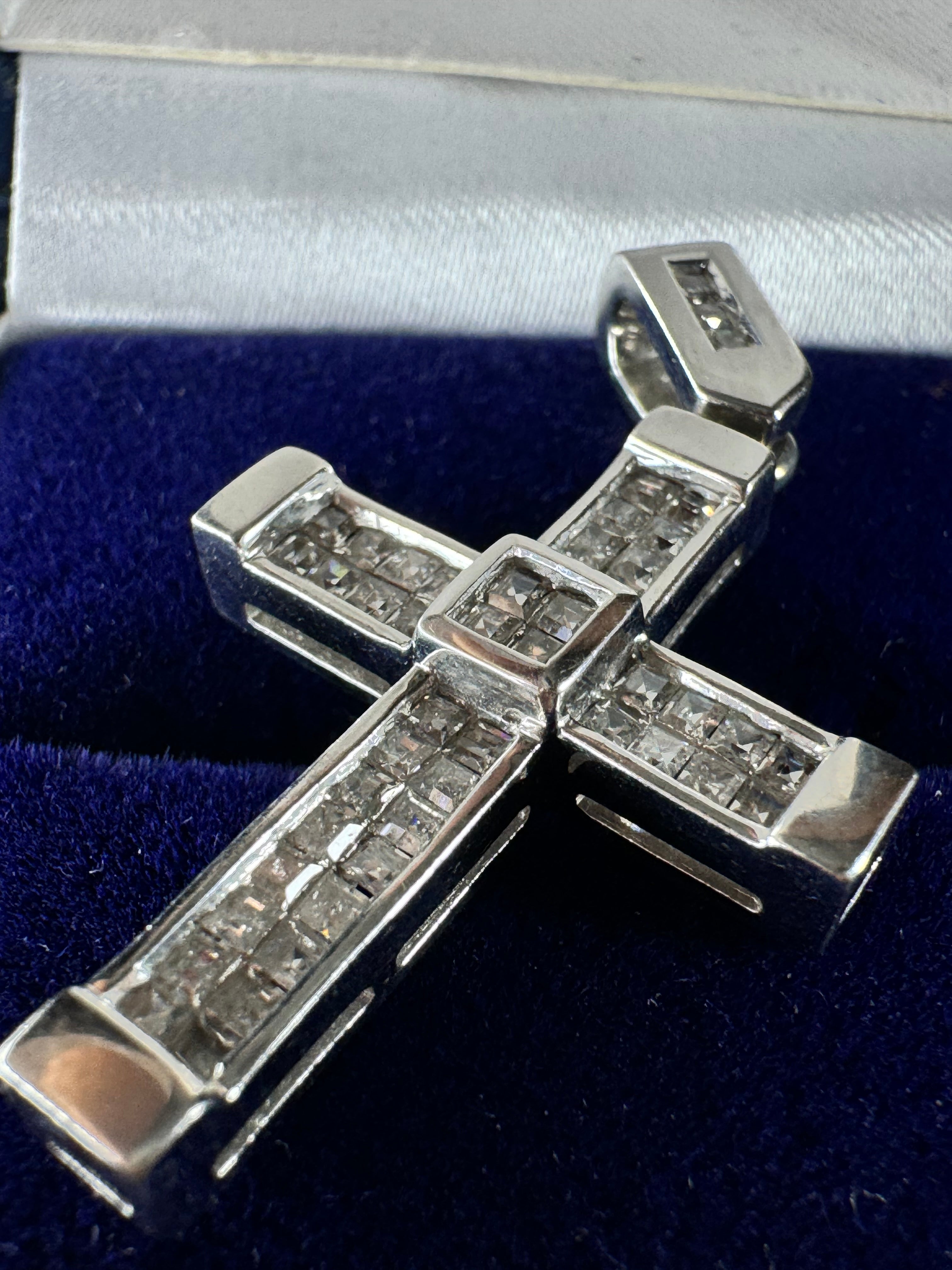 9ct White Gold Cubic Zirconia Cross