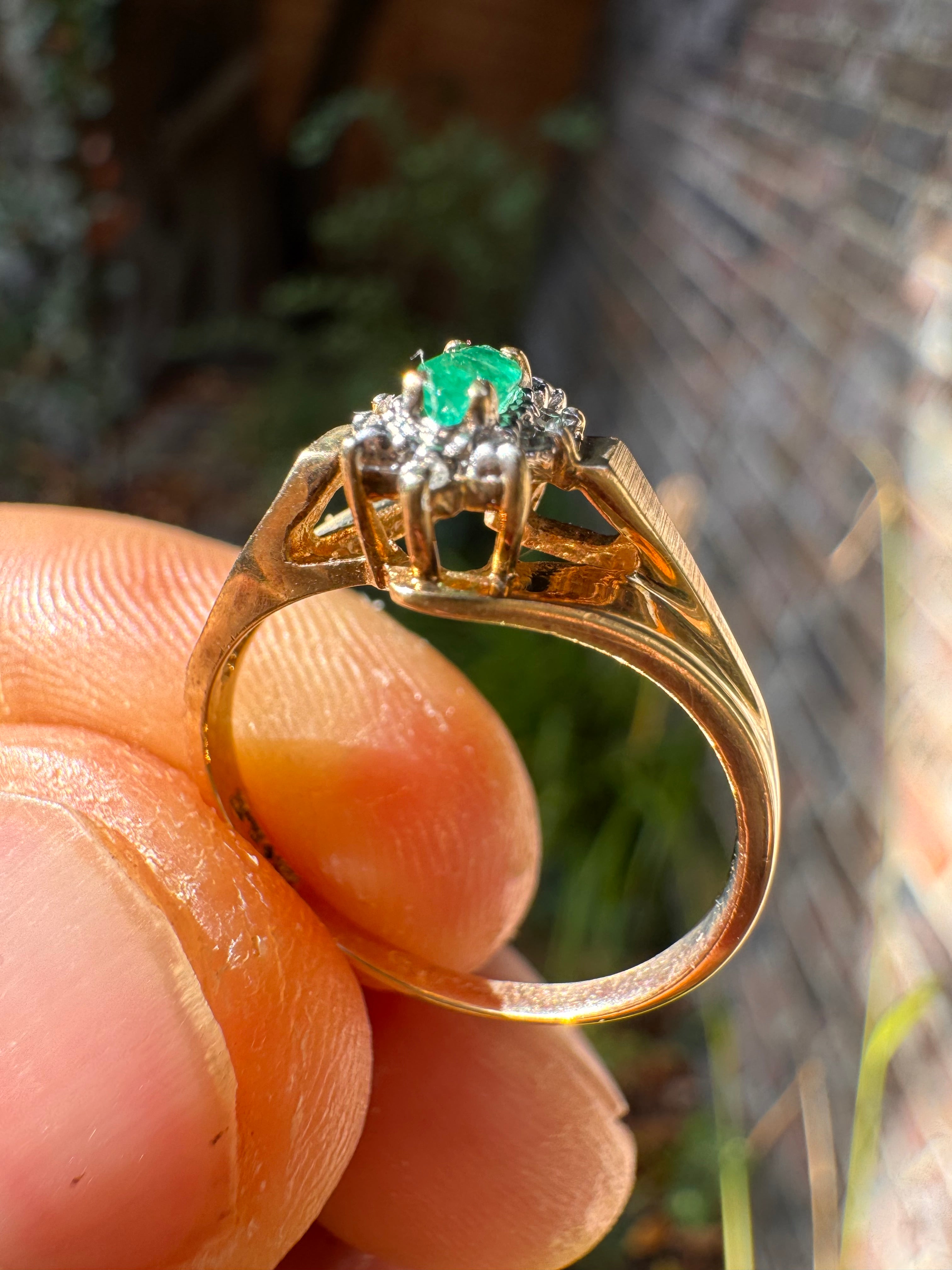 18ct Yellow Gold Emerald Diamond Ring