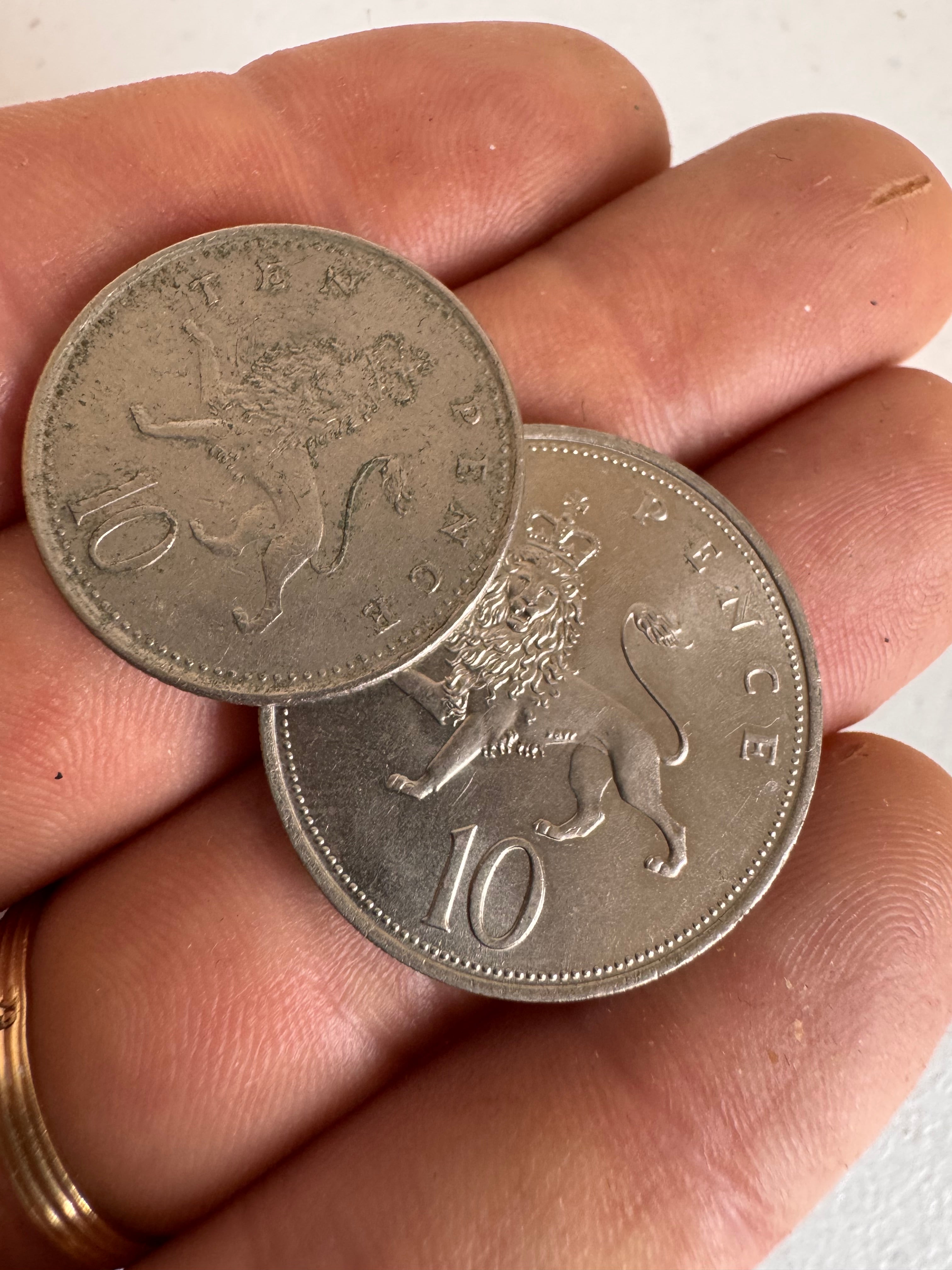 Lot 36: Old 10p jolot (Estimate £5-10)