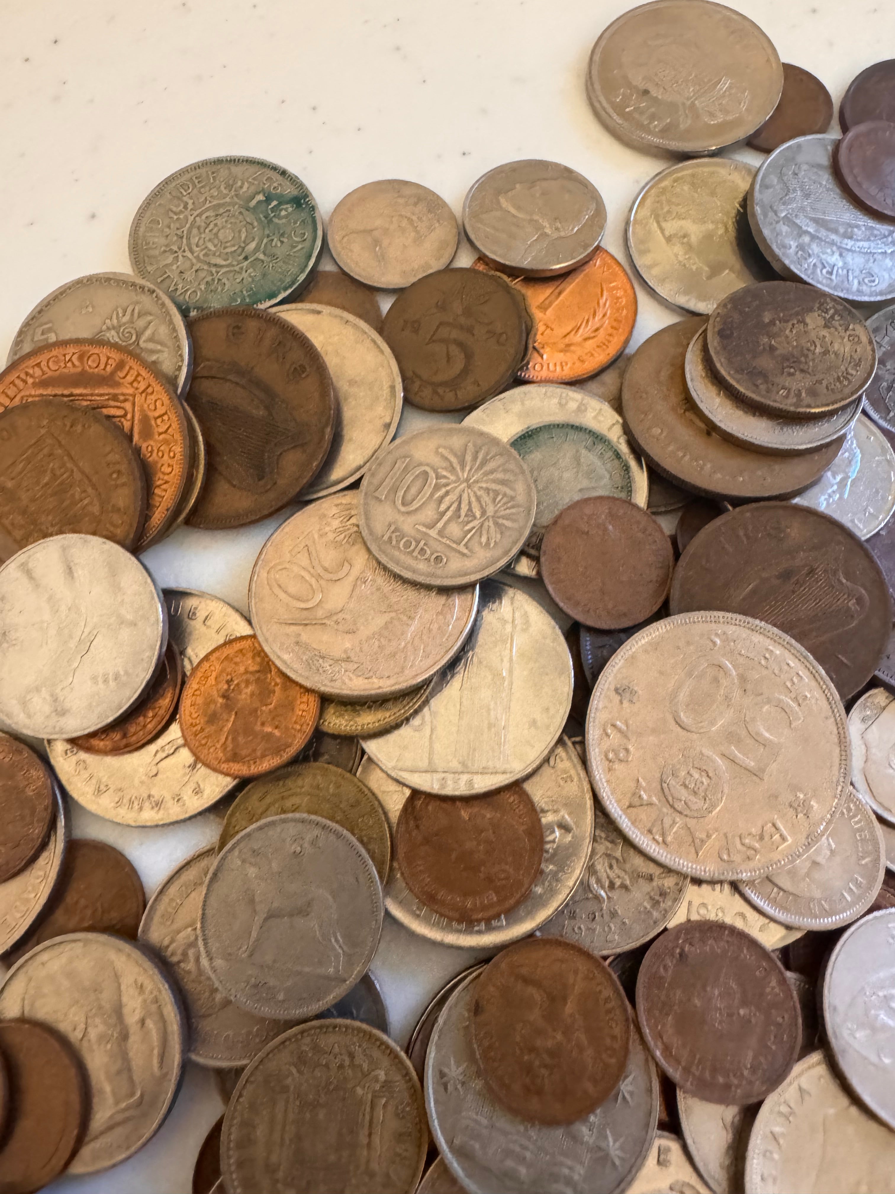 Lot 61: Random coins (Estimate £10-20)
