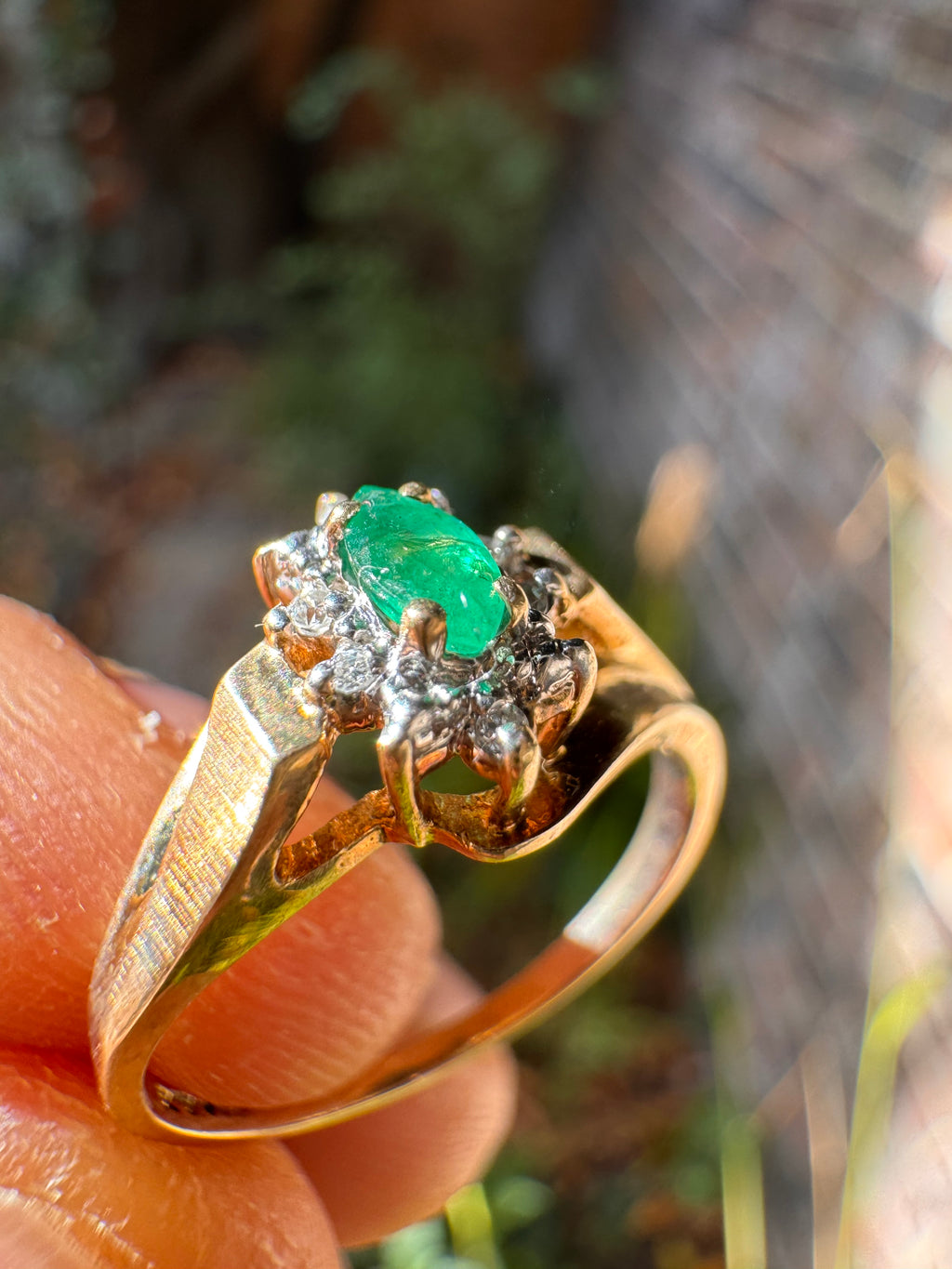 18ct Yellow Gold Emerald Diamond Ring